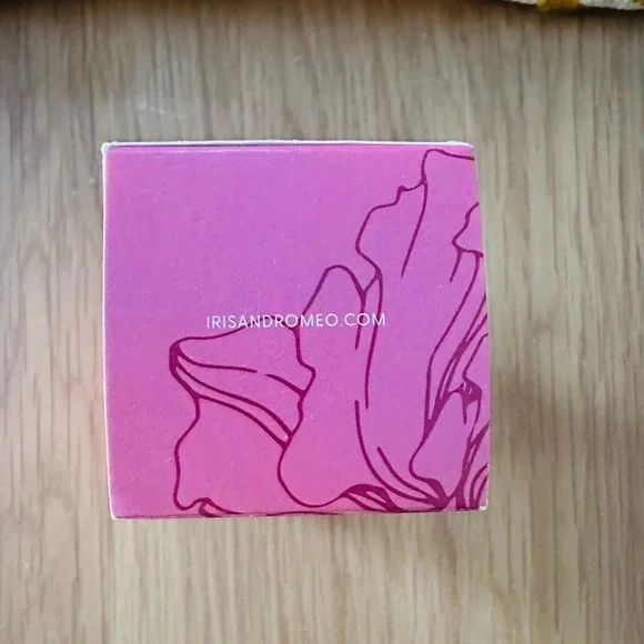 NWT Iris and Romeo Skin Cocoon Barrier Glow Serum - 1 oz - Picture 6 of 7